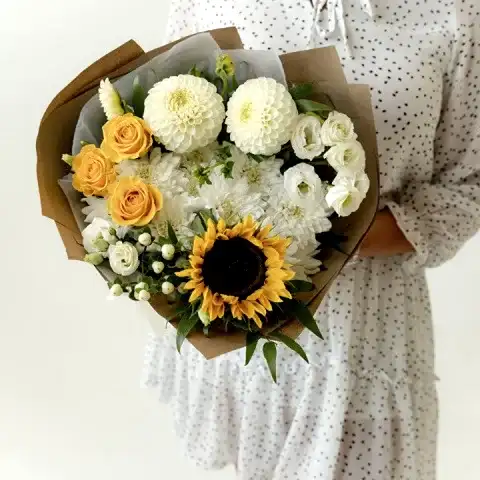send bouquet flower lara